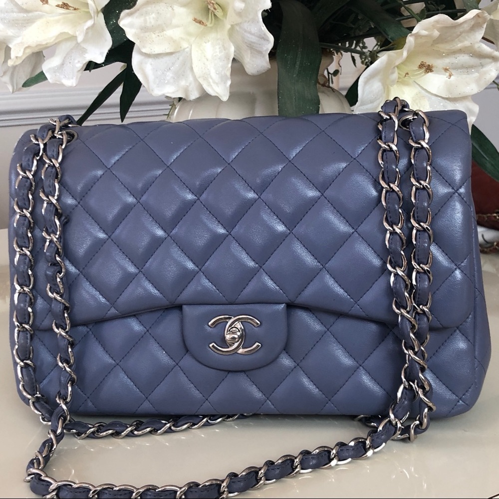 CHANEL Jumbo Flap Silver HW Lambskin Lavender-Blue